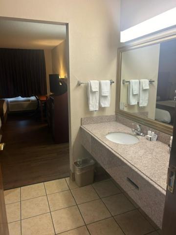 מלון Baymont By Wyndham Battle Creek/I-94 מראה חיצוני תמונה